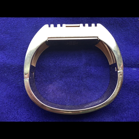 Tory Burch Fitbit flex gold bangle bracelet holder - Picture 3 of 5